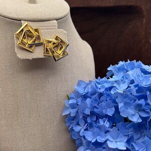 Vintage Gold Tone Geometric Square Clip On Earrings Textured Statement